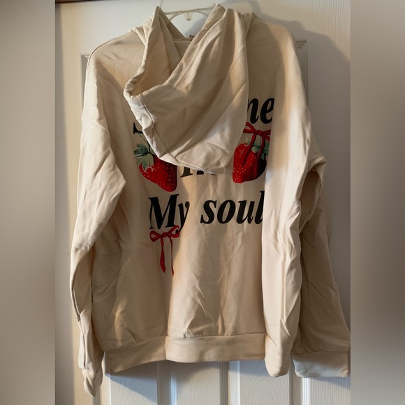 NWT Easel S Sunshine in My Soul Hoodie in Beige Sweatshirt Strawberry 🍓 Pullover - Picture 9 of 9